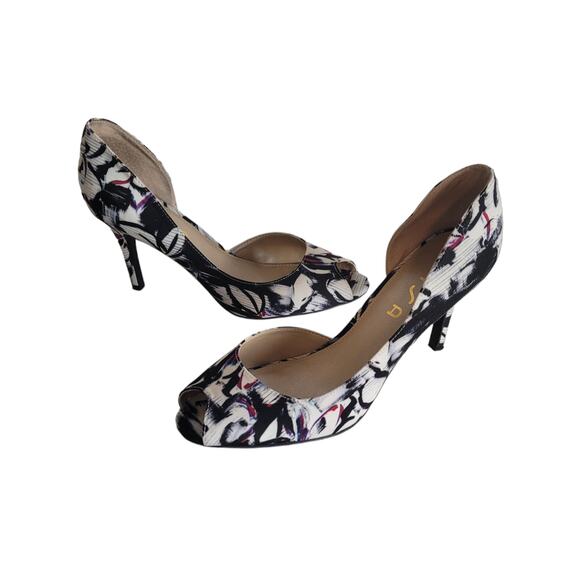 Unisa Women's Slip On Floral Elegant Peep Toe Pump Heels Size 9.5 - Picture 3 of 6